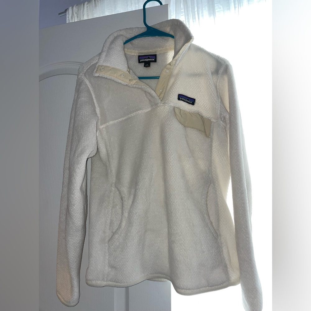 White Patagonia pullover size M